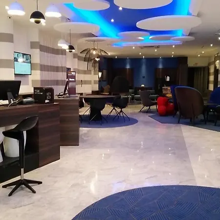 Centre Hotel 4*