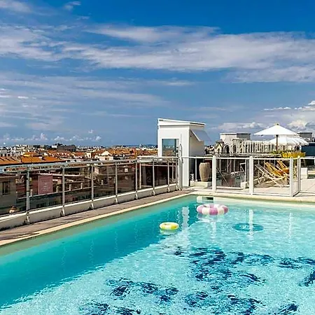 Centre Hotel 4*