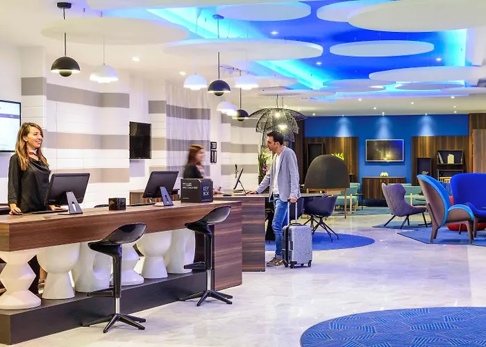 Centre Hotel 4*